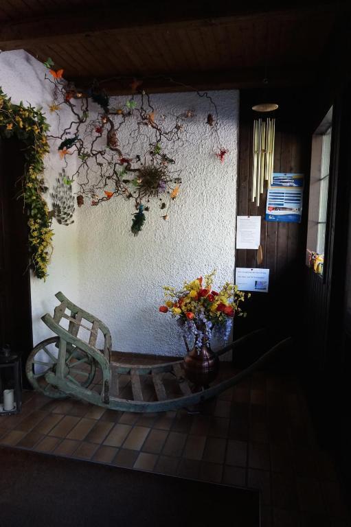 Pension Zur Klause โบเดนไมส์ ภายนอก รูปภาพ