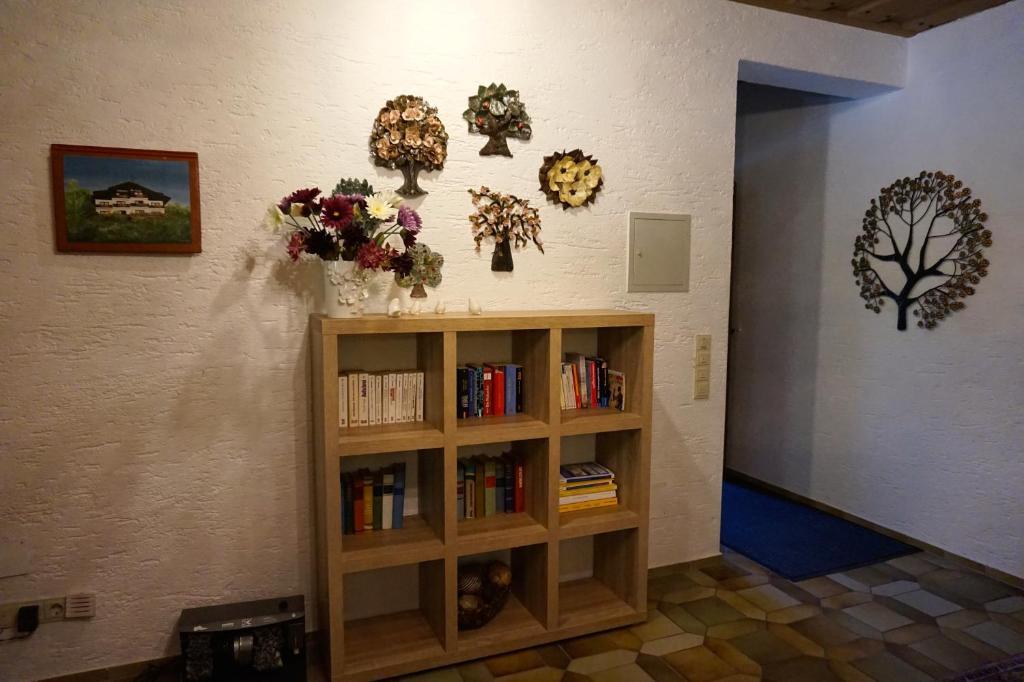 Pension Zur Klause โบเดนไมส์ ภายนอก รูปภาพ